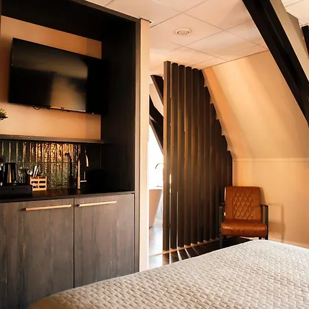 Hotel De Kastanjefabriek 4*
