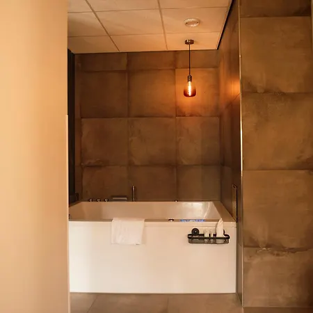 호텔 De Kastanjefabriek 아이버겐