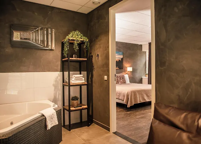 De Kastanjefabriek Hotel 4*