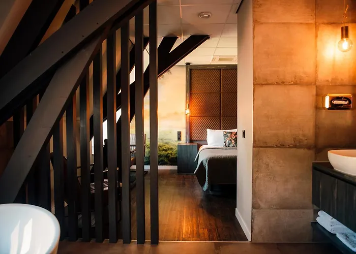 Hotell De Kastanjefabriek 4*